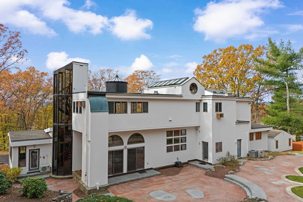 Photo of 143 High Ridge Road, Manchester, NH 03104 (MLS # 5081090)