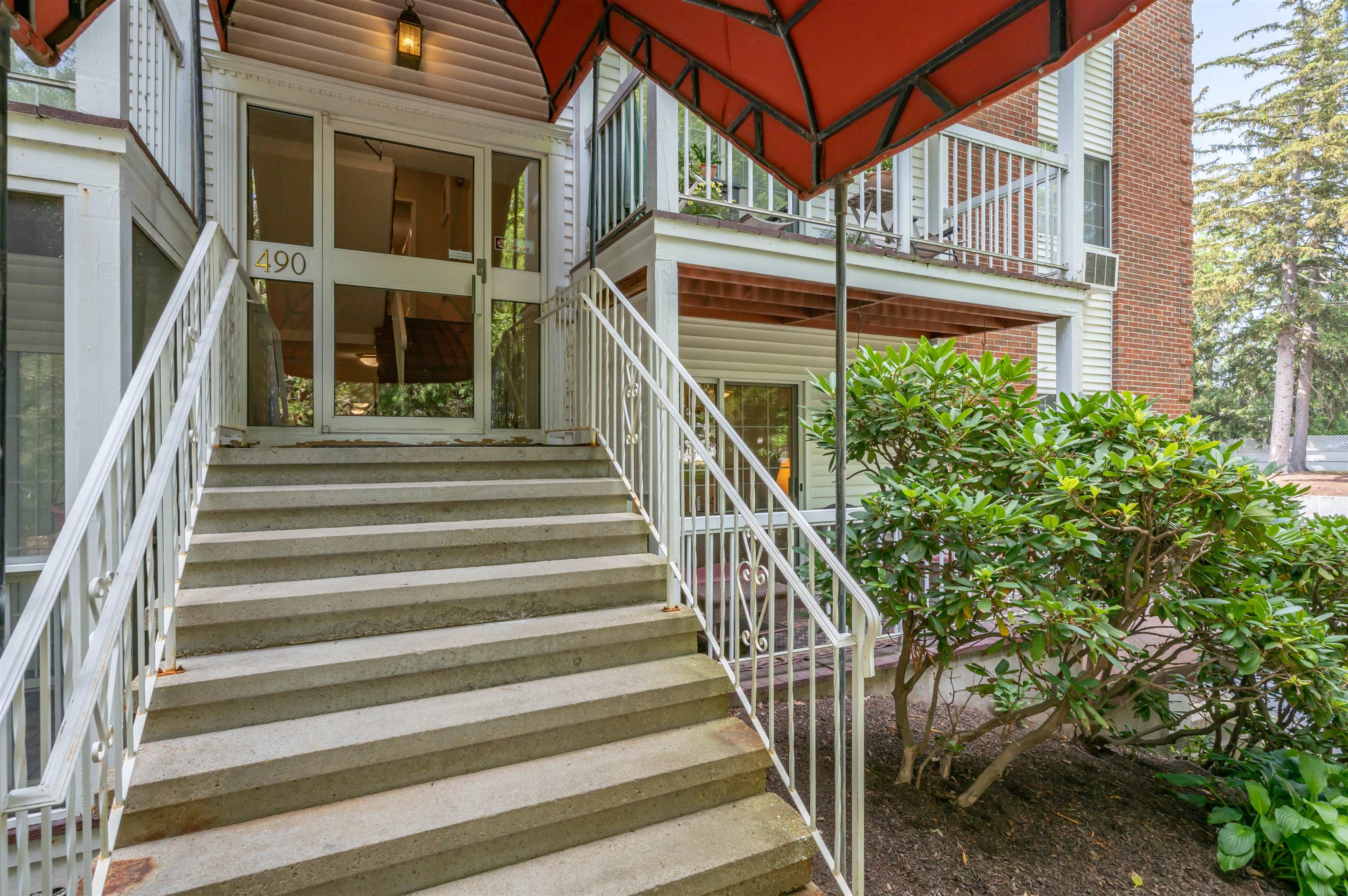 490 River Road 3