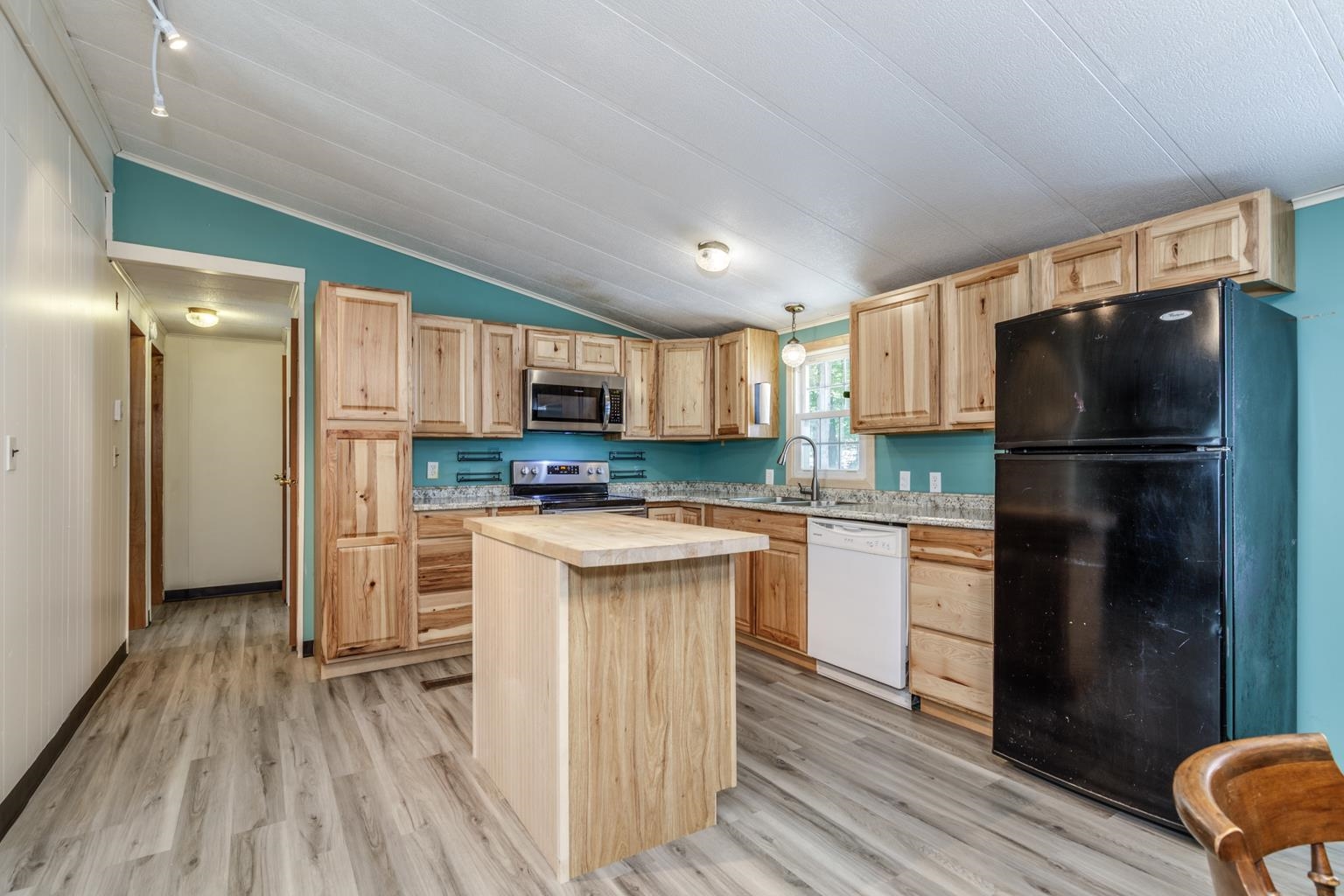 160 Redwood Drive
