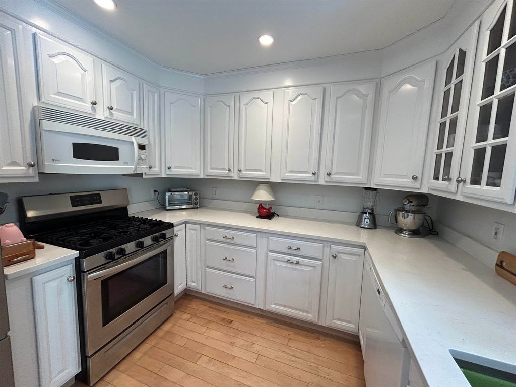 Photo of 15 Prentiss Way, Exeter, NH 03833 (MLS # 5077322)