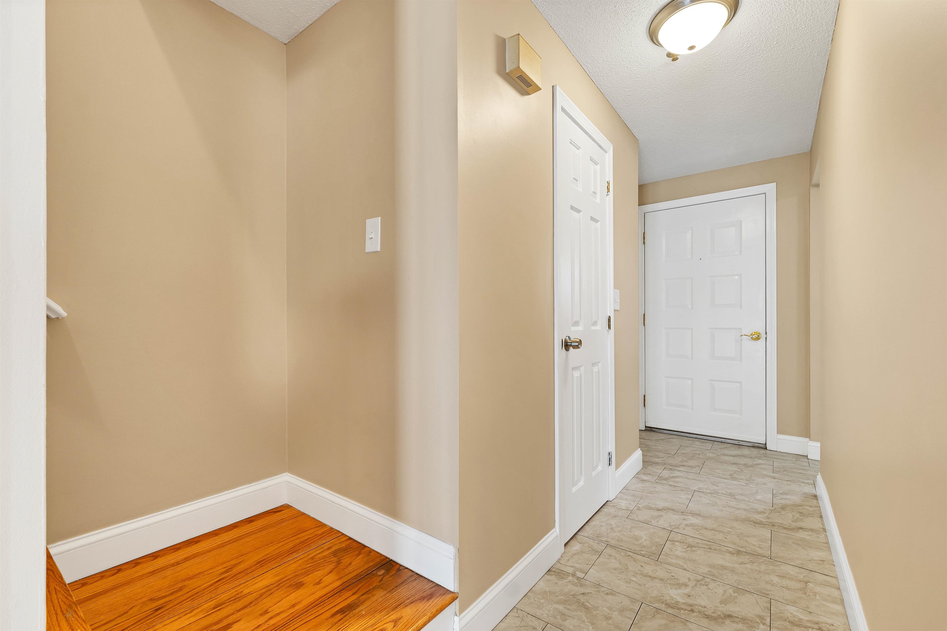 Hudson, New Hampshire 03051, United States, 2 Bedrooms Bedrooms, ,2 BathroomsBathrooms,Residential,Pending,5493