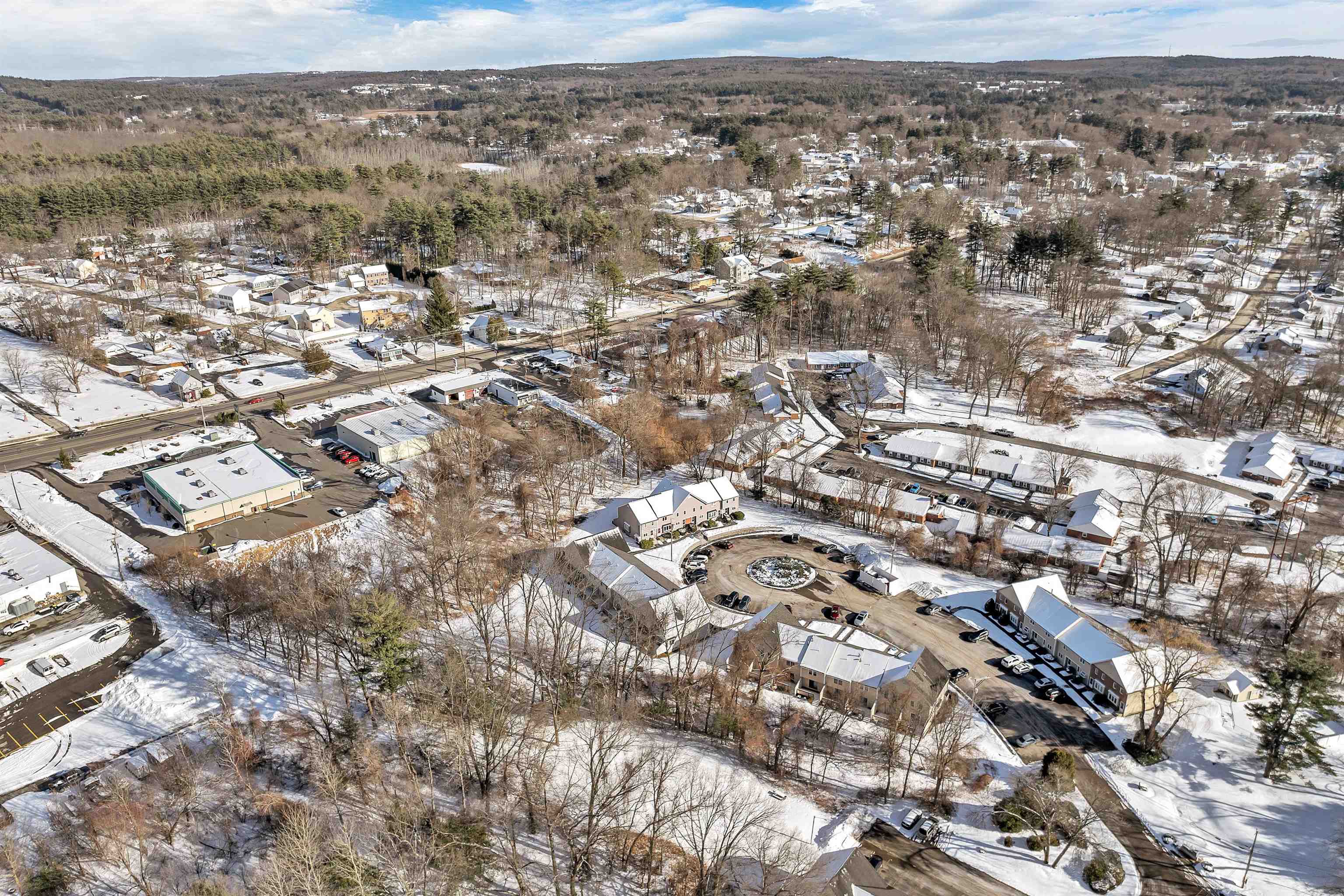 Hudson, New Hampshire 03051, United States, 2 Bedrooms Bedrooms, ,2 BathroomsBathrooms,Residential,Pending,5493