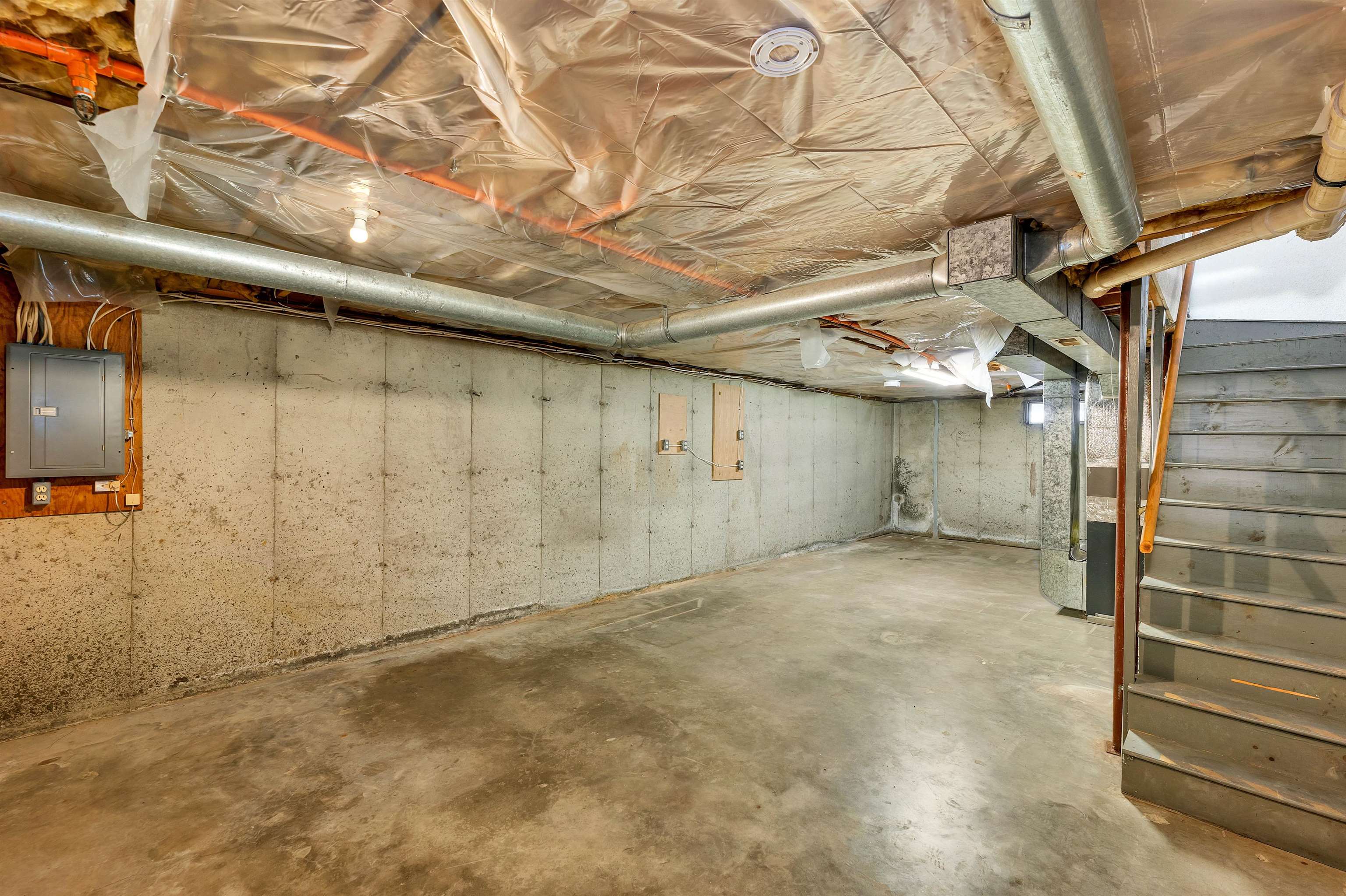 Hudson, New Hampshire 03051, United States, 2 Bedrooms Bedrooms, ,2 BathroomsBathrooms,Residential,Pending,5493