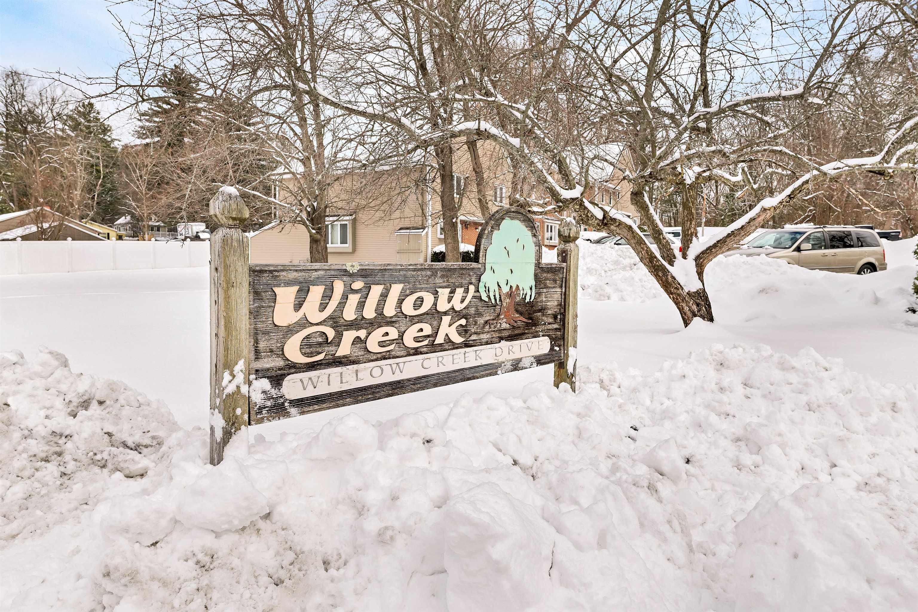 Hudson, New Hampshire 03051, United States, 2 Bedrooms Bedrooms, ,2 BathroomsBathrooms,Residential,Pending,5493