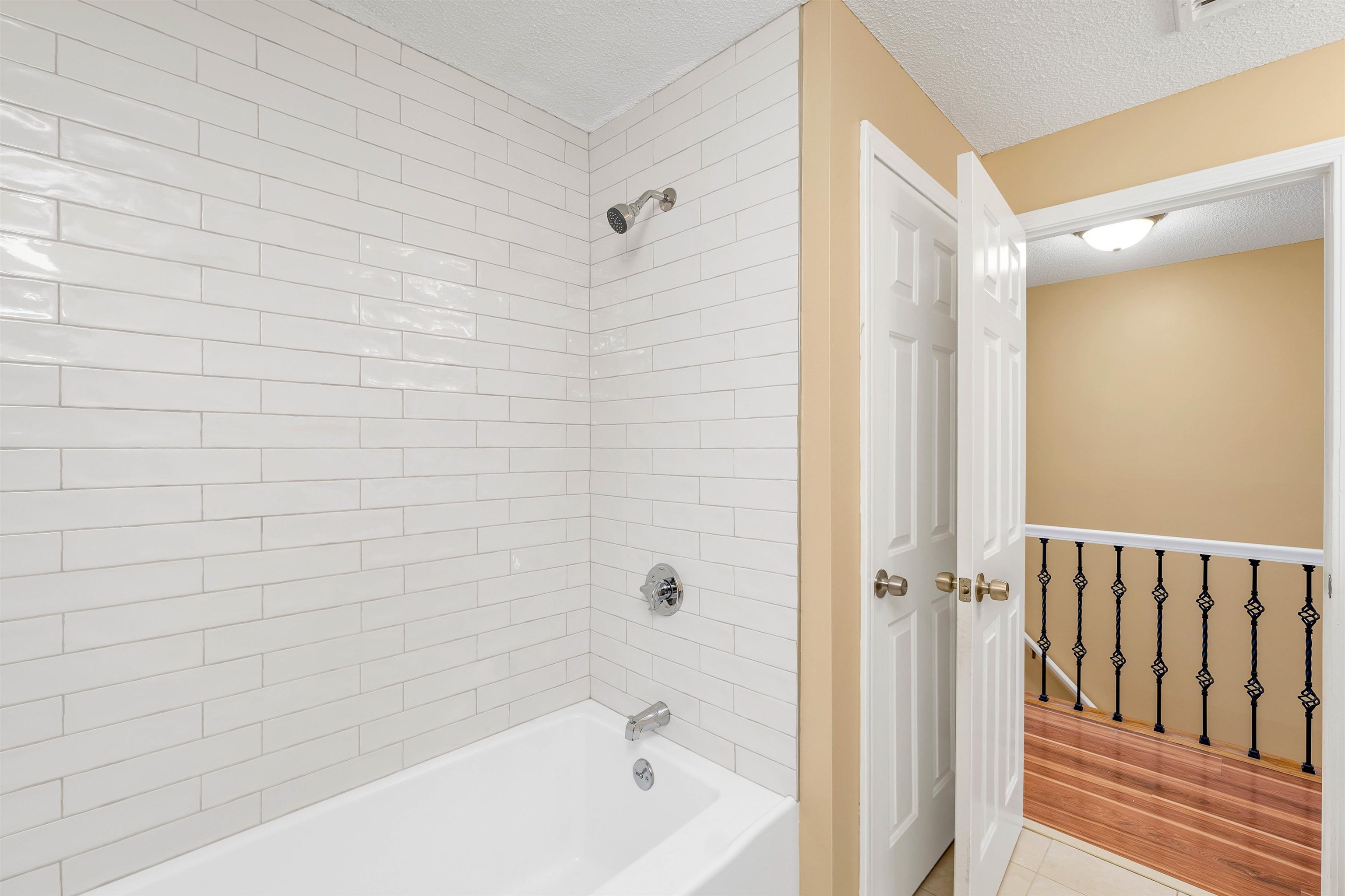 Hudson, New Hampshire 03051, United States, 2 Bedrooms Bedrooms, ,2 BathroomsBathrooms,Residential,Pending,5493