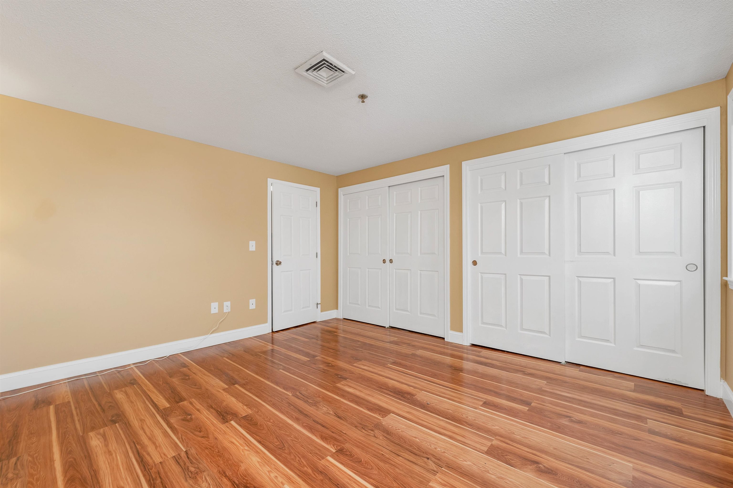 Hudson, New Hampshire 03051, United States, 2 Bedrooms Bedrooms, ,2 BathroomsBathrooms,Residential,Pending,5493