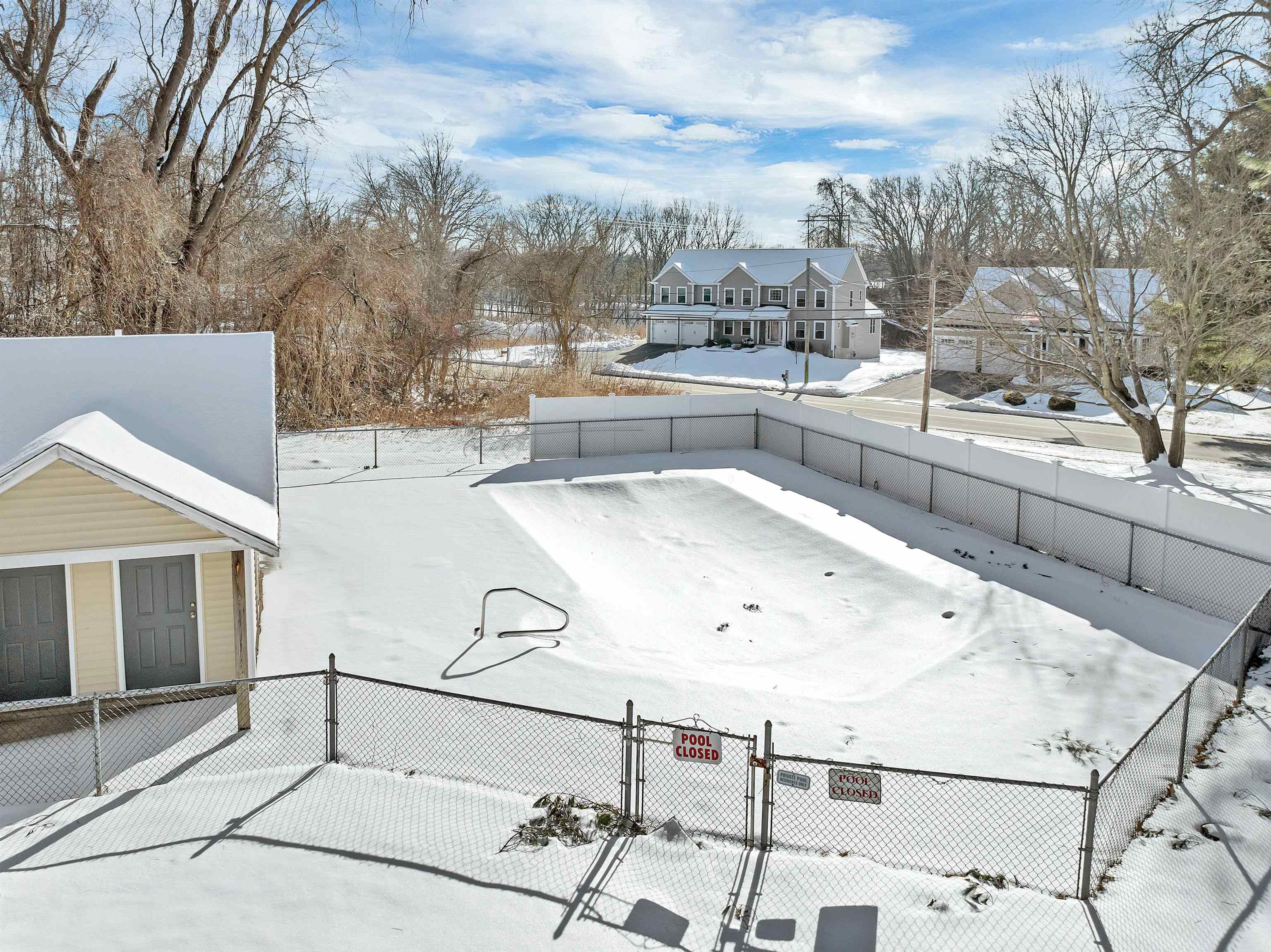 Hudson, New Hampshire 03051, United States, 2 Bedrooms Bedrooms, ,2 BathroomsBathrooms,Residential,Pending,5493