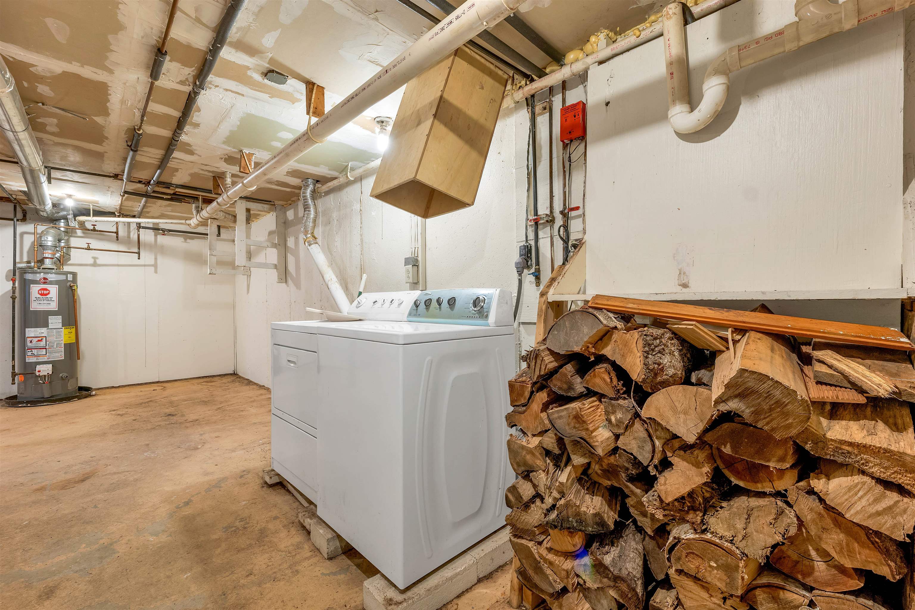 Deerfield, New Hampshire 03037, United States, 2 Bedrooms Bedrooms, ,1 BathroomBathrooms,Residential,Active,246774