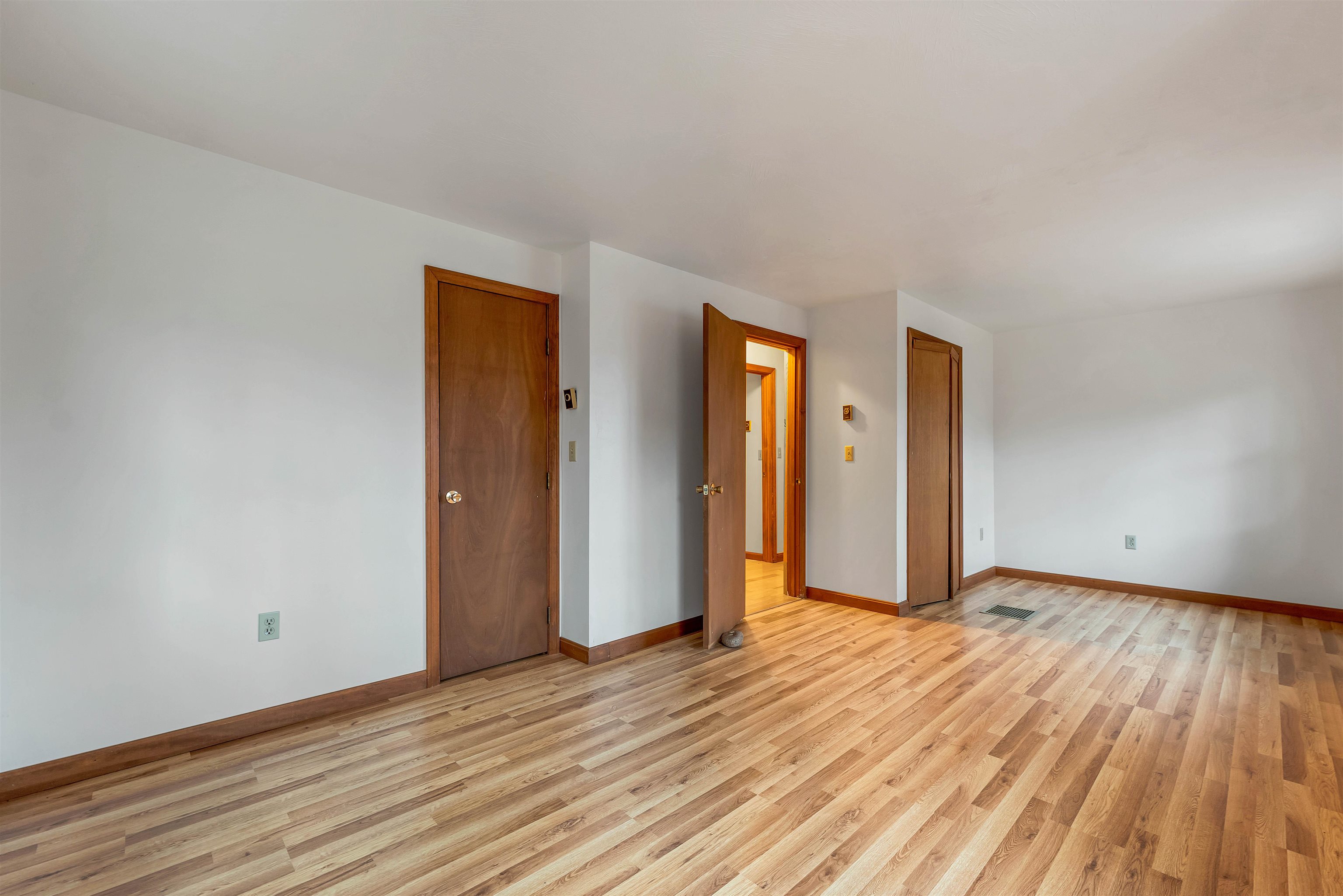 Deerfield, New Hampshire 03037, United States, 2 Bedrooms Bedrooms, ,1 BathroomBathrooms,Residential,Active,246774