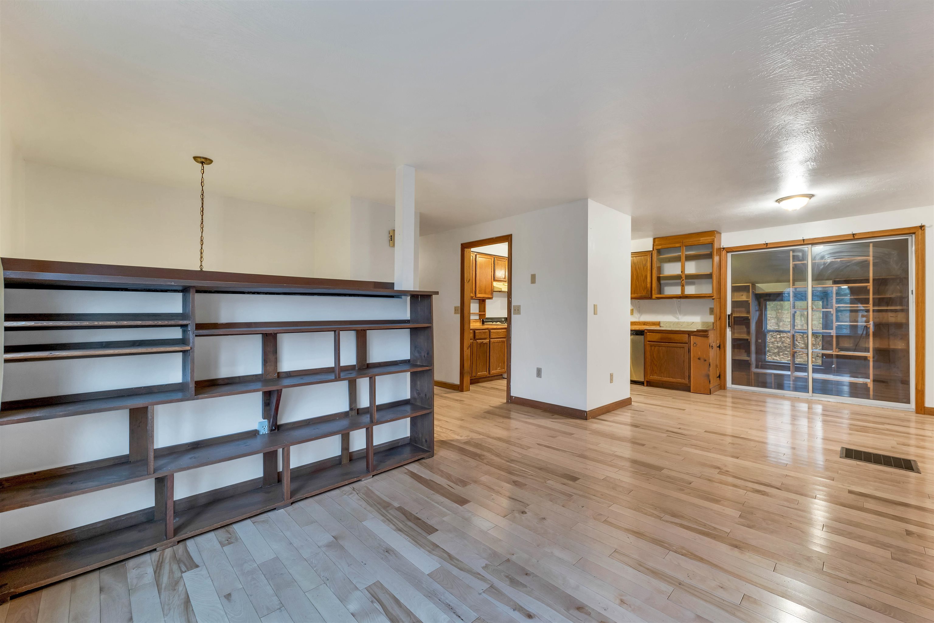 Deerfield, New Hampshire 03037, United States, 2 Bedrooms Bedrooms, ,1 BathroomBathrooms,Residential,Active,246774