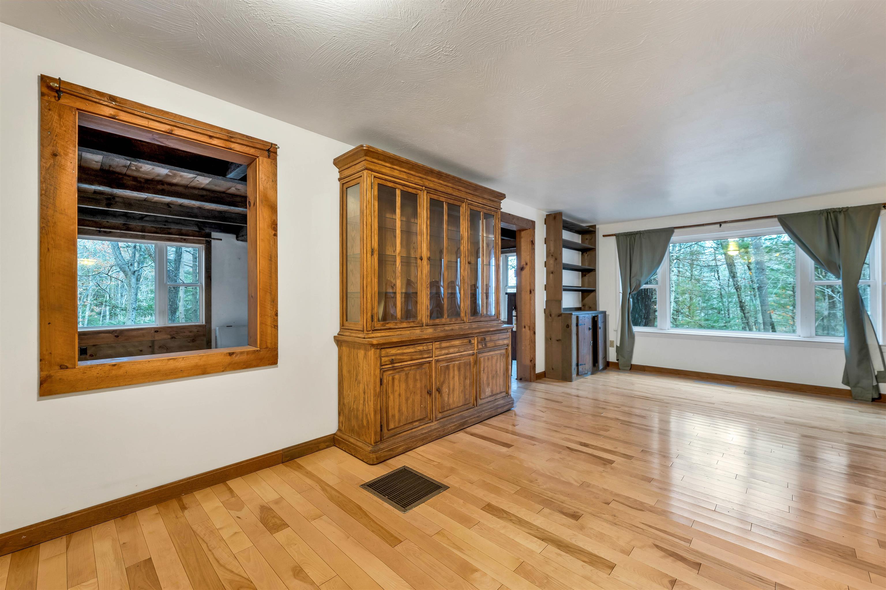 Deerfield, New Hampshire 03037, United States, 2 Bedrooms Bedrooms, ,1 BathroomBathrooms,Residential,Active,246774