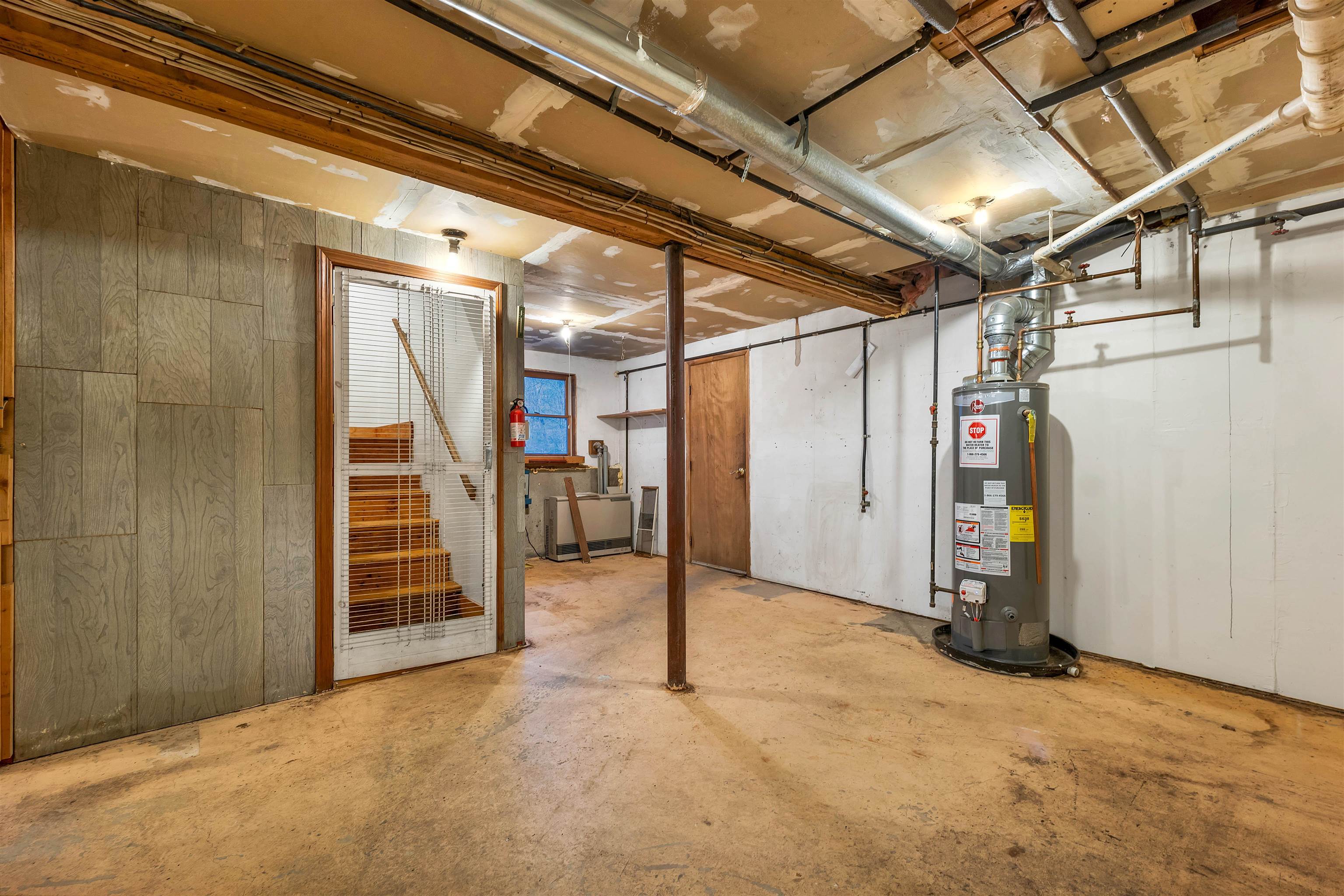 Deerfield, New Hampshire 03037, United States, 2 Bedrooms Bedrooms, ,1 BathroomBathrooms,Residential,Active,246774