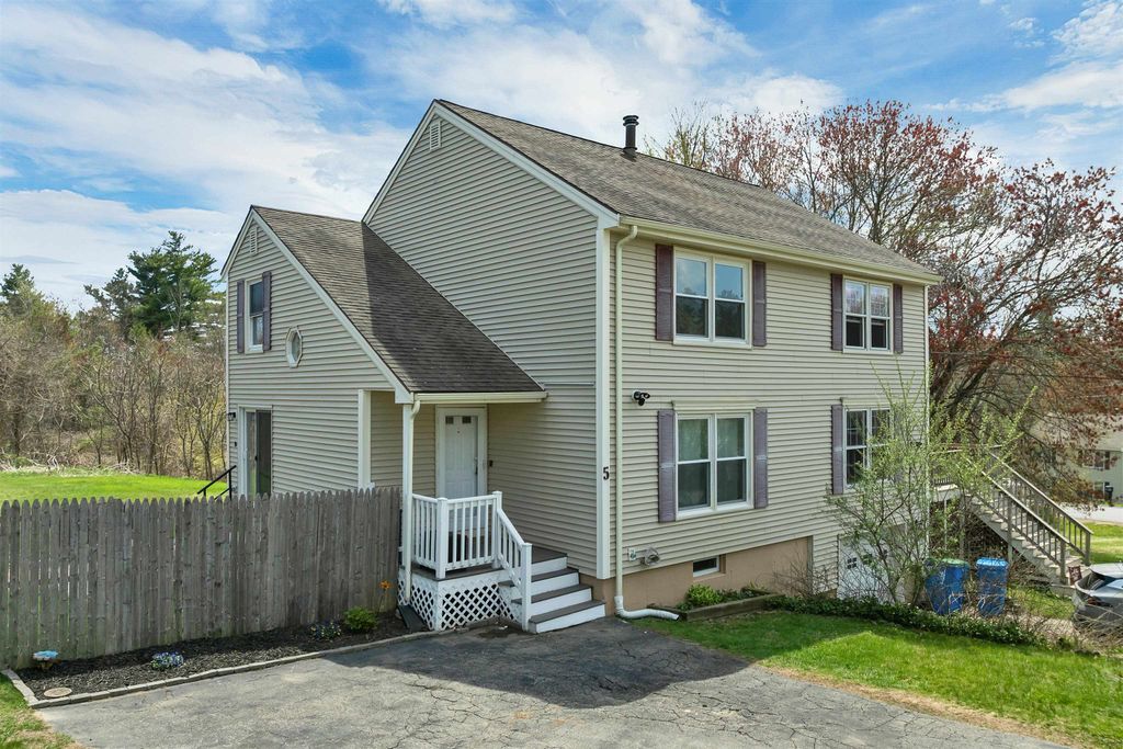Photo of 5 Richardson Road #L, Derry, NH 03038 (MLS # 5087651)