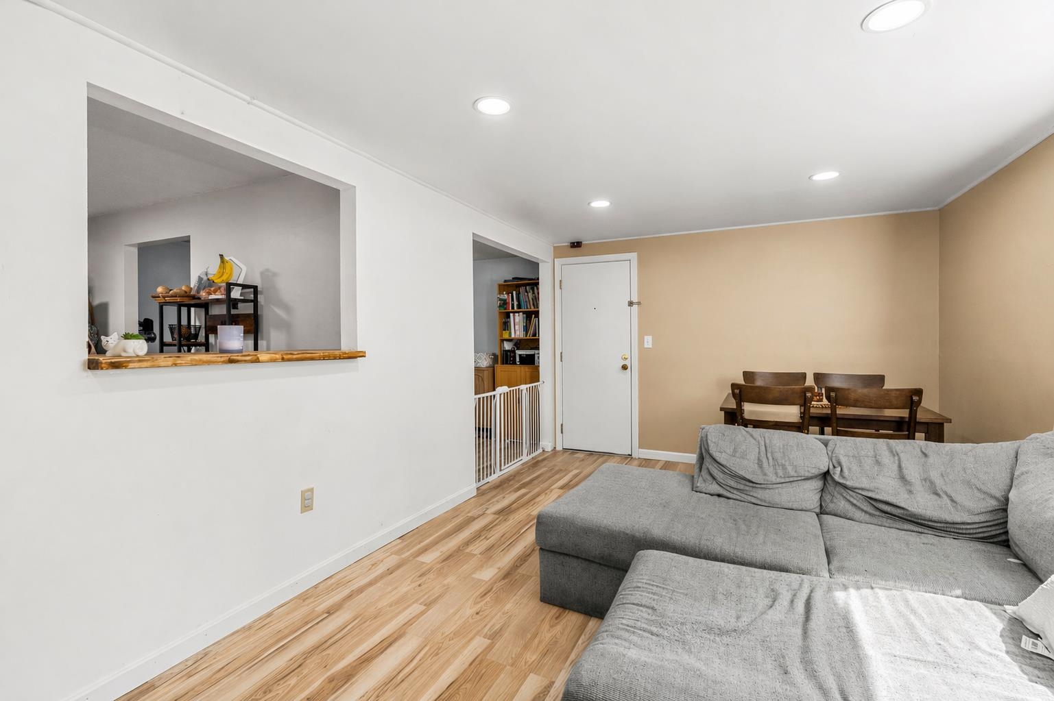 80 English Village Road 102