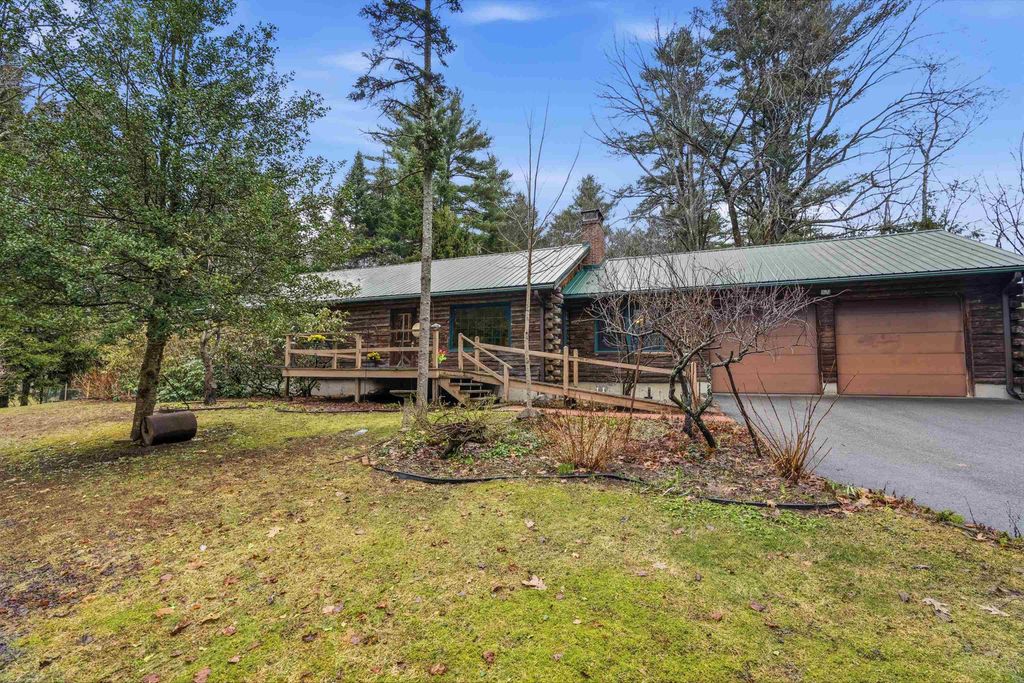 Photo of 171 Crawley Falls Road, Brentwood, NH 03833 (MLS # 5081974)