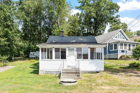 Photo of 32 Ells Road, Hampstead, NH 03841 (MLS # 5087525)