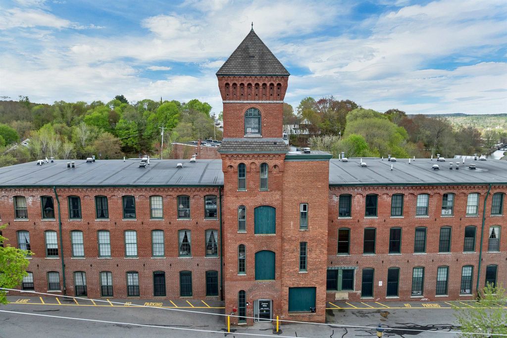 Photo of 100 Main Street #M3, Pembroke, NH 03275 (MLS # 5087899)