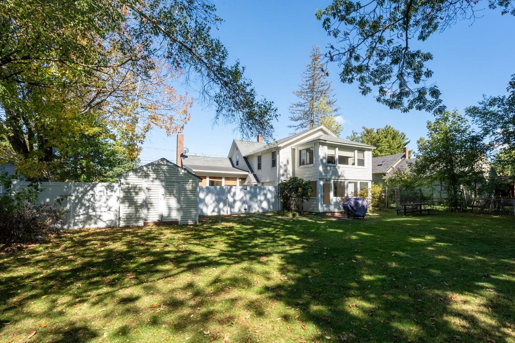 Photo of 16 Chase Street, Concord, NH 03301 (MLS # 5064246)