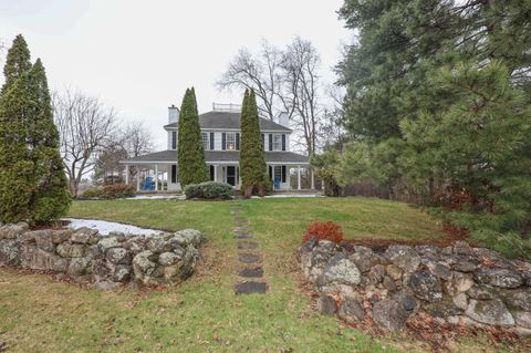 Photo of 1 Greenfield Parkway, Bedford, NH 03110 (MLS # 5082730)