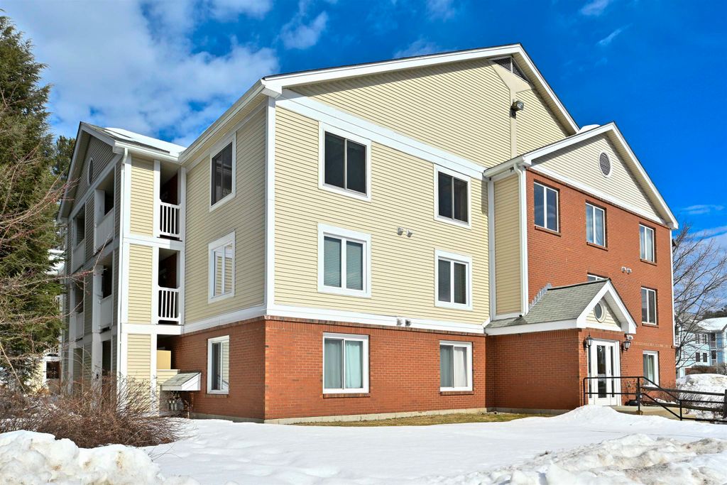 Photo of 3 Timberwood Drive #301, Goffstown, NH 03045 (MLS # 5077917)