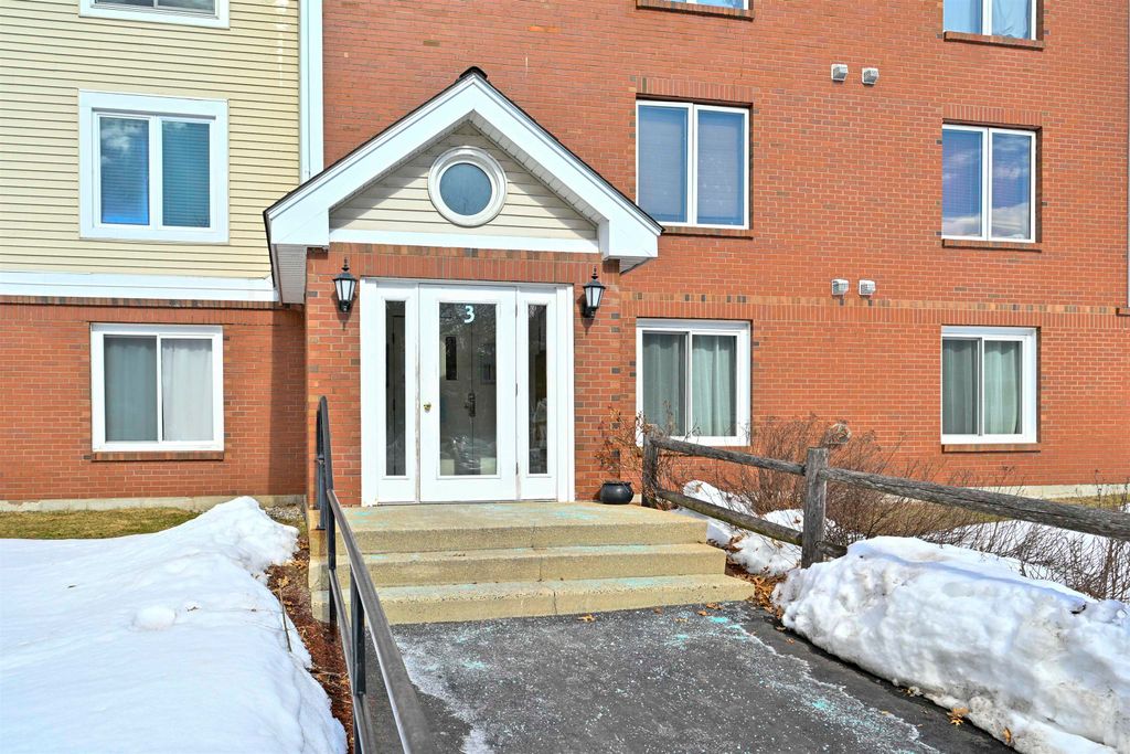 Photo of 3 Timberwood Drive #301, Goffstown, NH 03045 (MLS # 5077917)