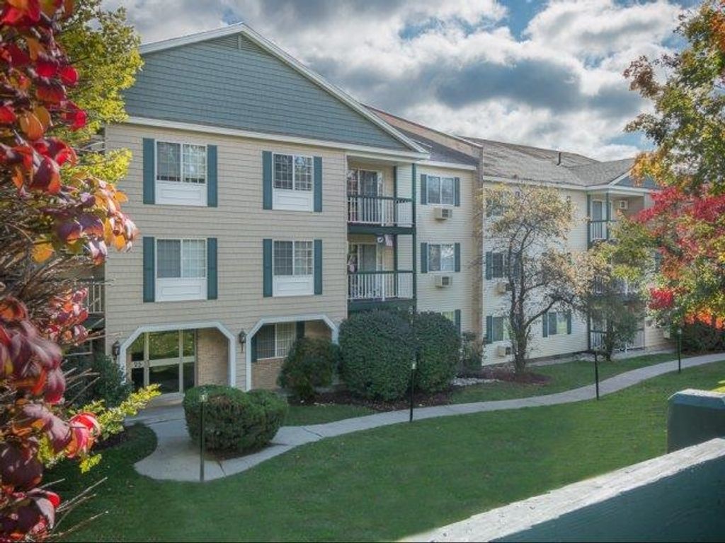 Photo of 55 Greenview Drive, Manchester, NH 03102 (MLS # 5069823)