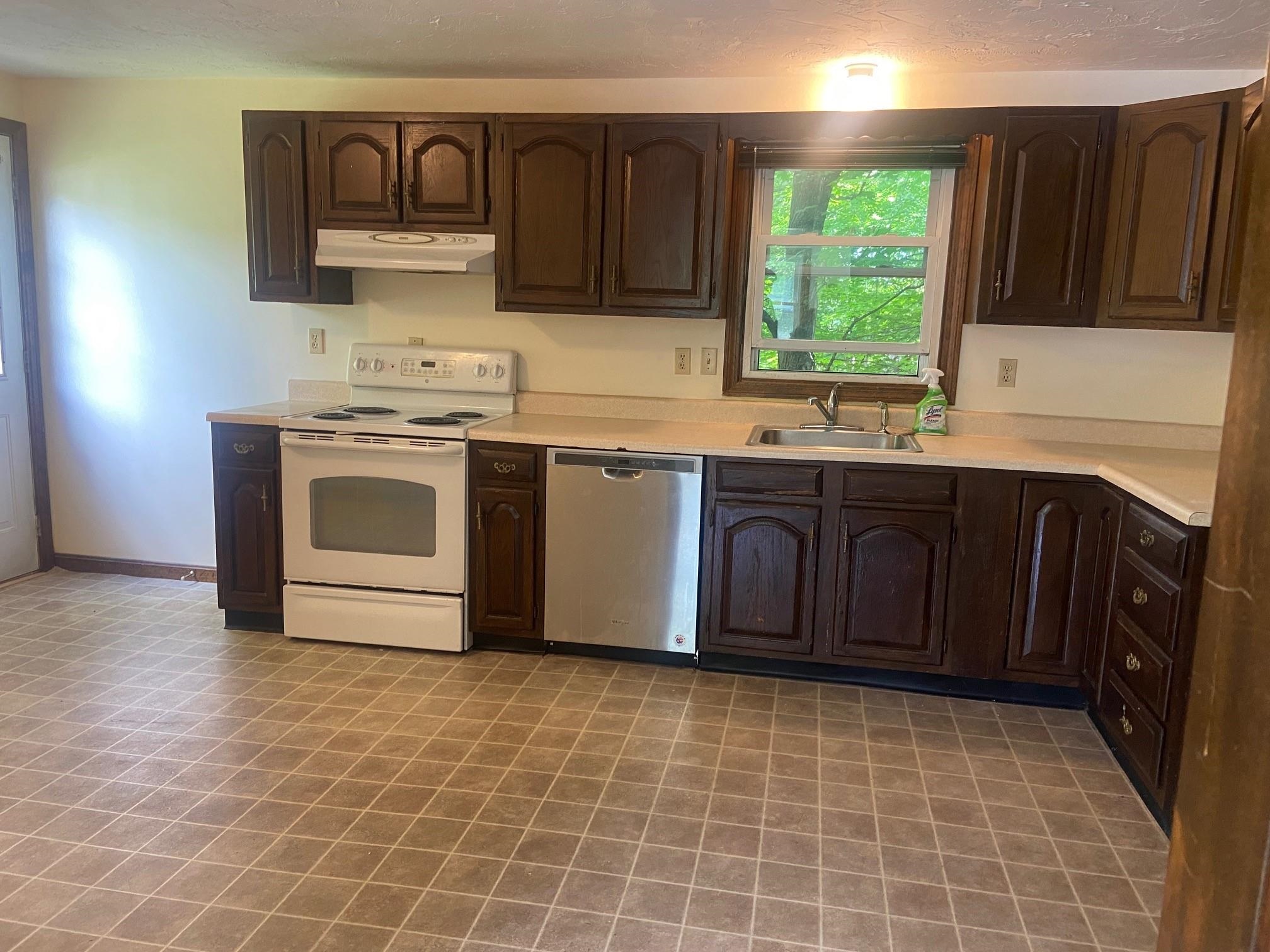 11L Susan Drive 11L aka 11B