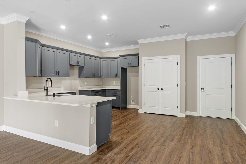 Photo of 10100 S Willow Street #214, Manchester, NH 03103 (MLS # 5064612)