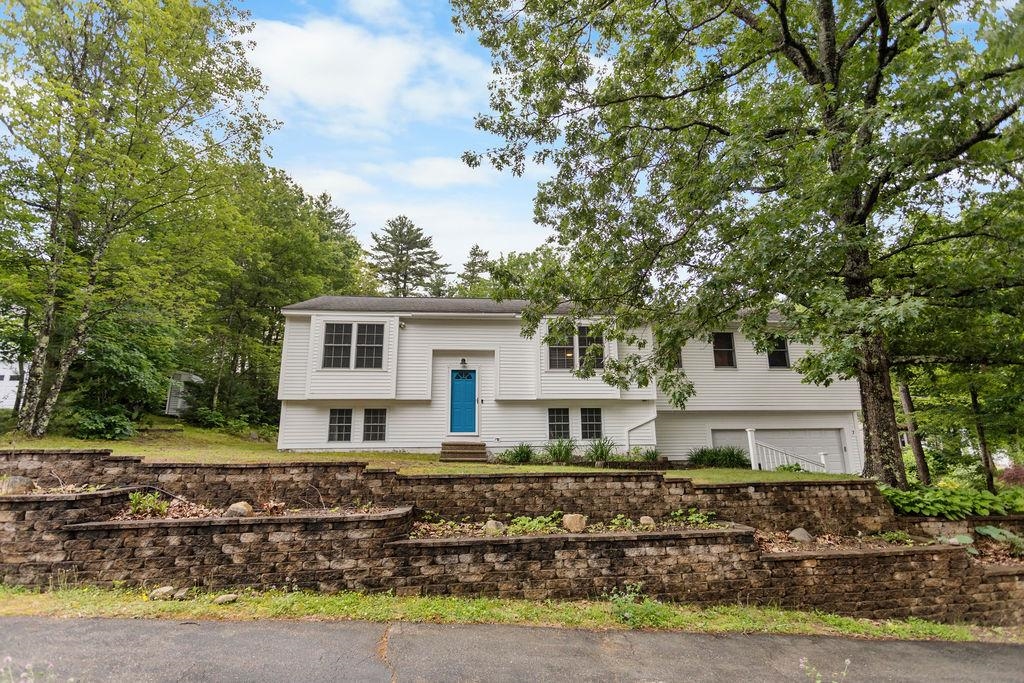 7 Ron Wyn Drive