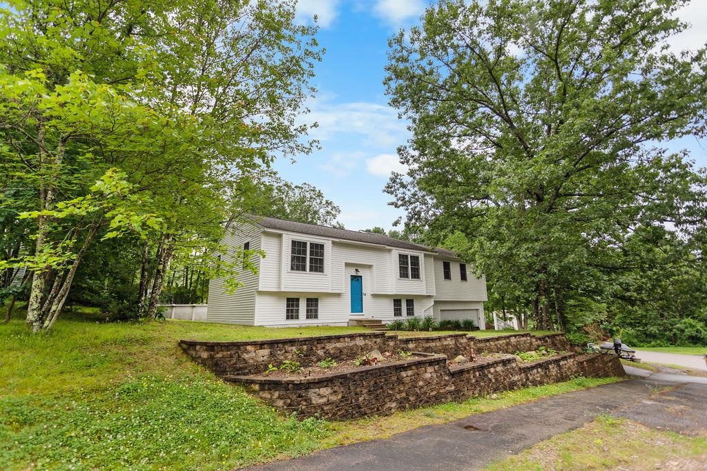 7 Ron Wyn Drive