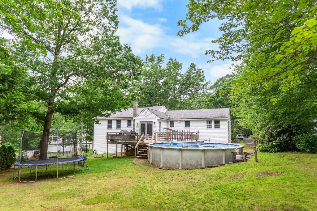 7 Ron Wyn Drive