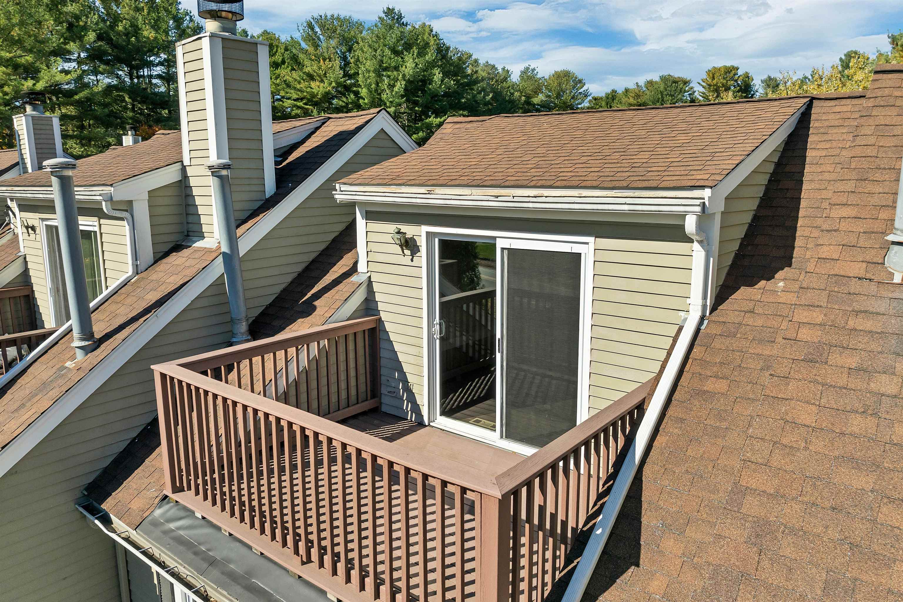 Nashua, New Hampshire 03062, United States, 2 Bedrooms Bedrooms, ,3 BathroomsBathrooms,Residential,Pending,235648