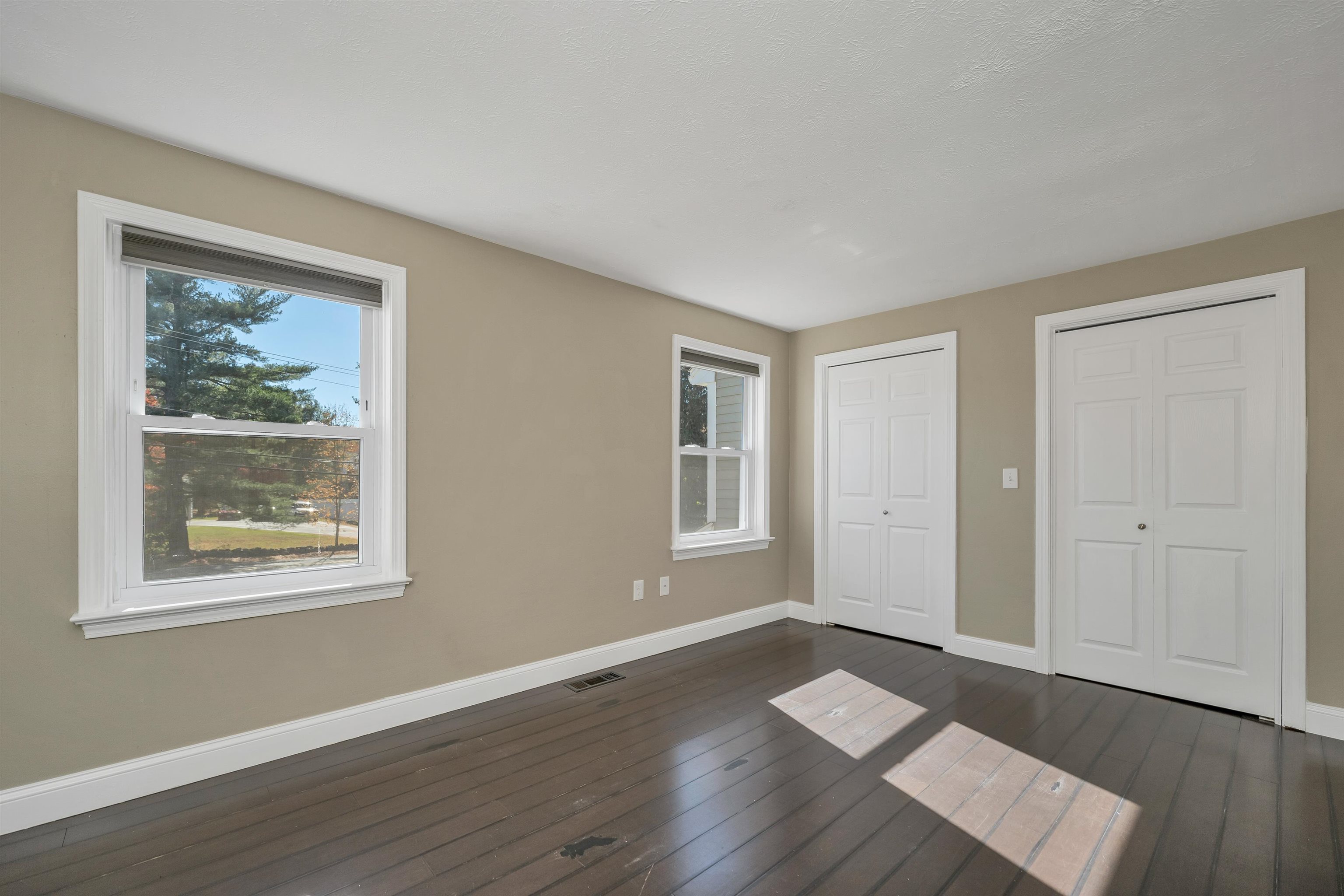 Nashua, New Hampshire 03062, United States, 2 Bedrooms Bedrooms, ,3 BathroomsBathrooms,Residential,Pending,235648