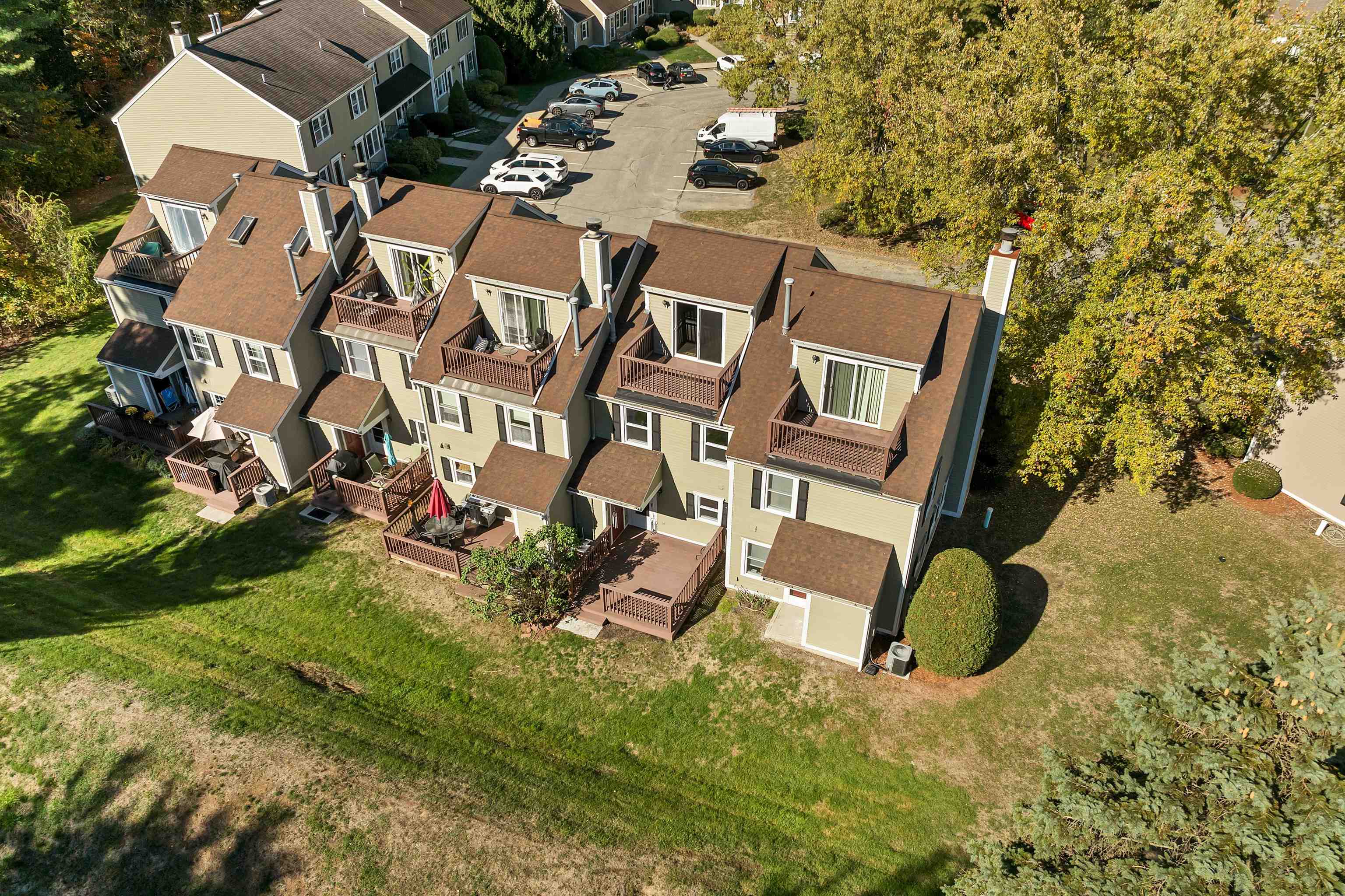 Nashua, New Hampshire 03062, United States, 2 Bedrooms Bedrooms, ,3 BathroomsBathrooms,Residential,Pending,235648