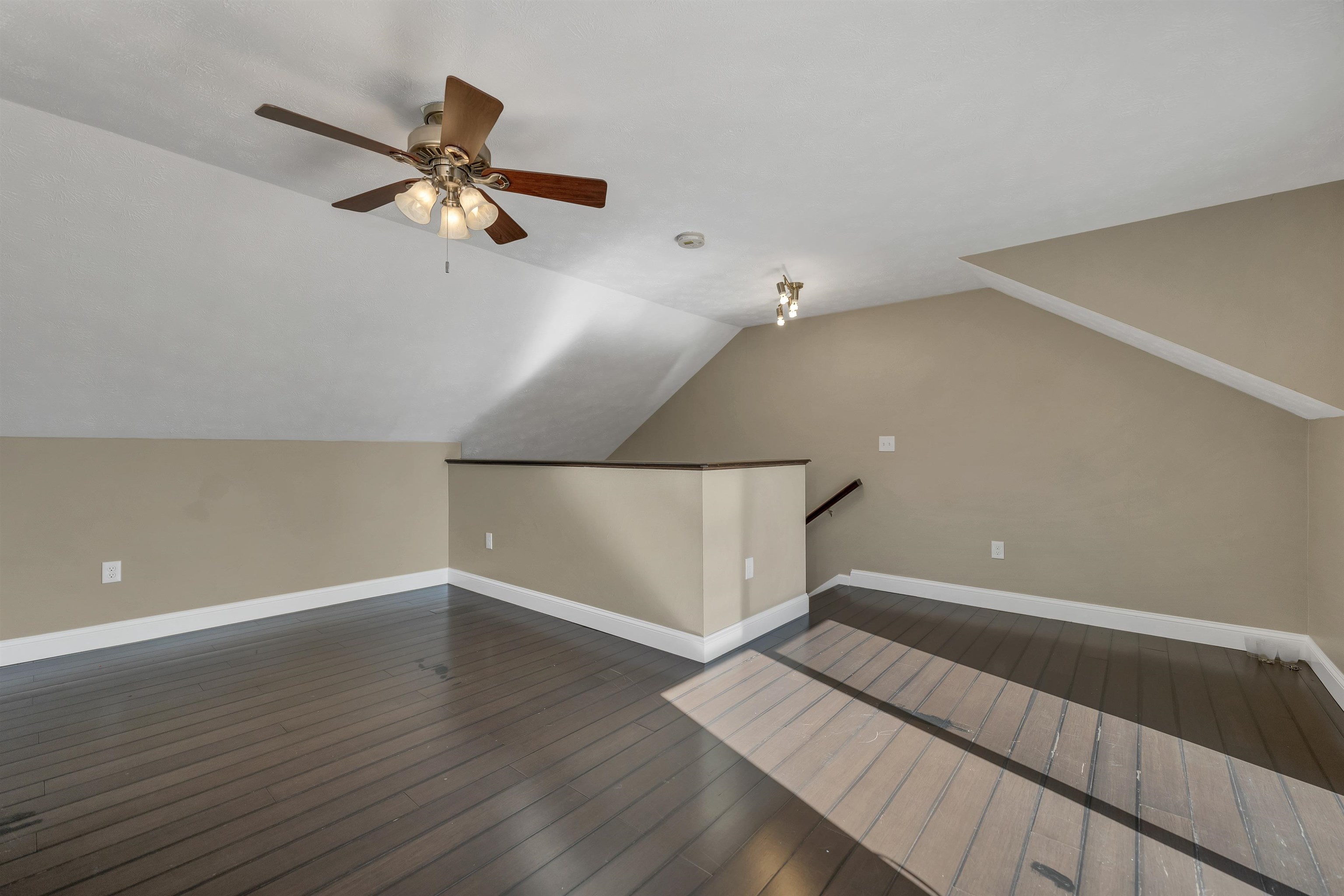 Nashua, New Hampshire 03062, United States, 2 Bedrooms Bedrooms, ,3 BathroomsBathrooms,Residential,Pending,235648