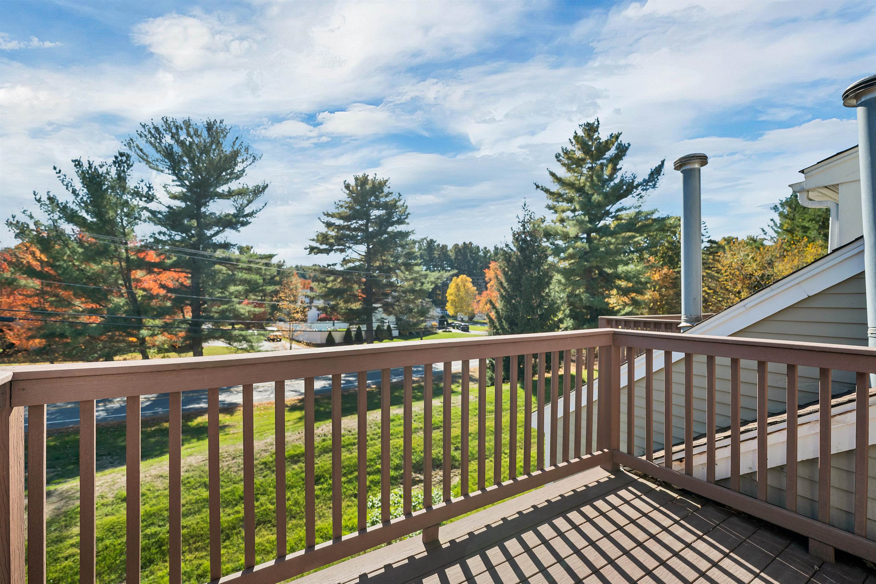 Nashua, New Hampshire 03062, United States, 2 Bedrooms Bedrooms, ,3 BathroomsBathrooms,Residential,Pending,235648