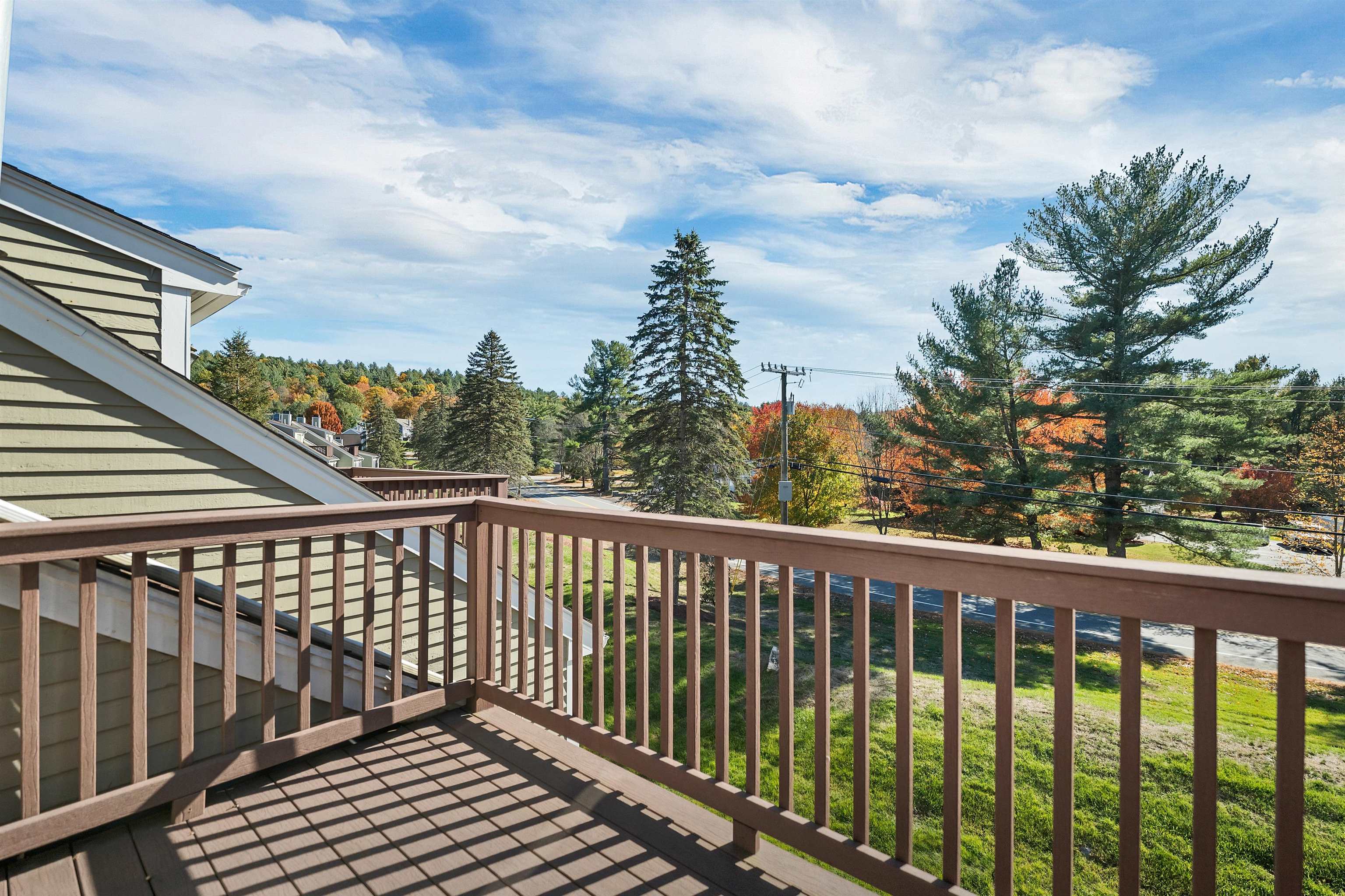 Nashua, New Hampshire 03062, United States, 2 Bedrooms Bedrooms, ,3 BathroomsBathrooms,Residential,Pending,235648