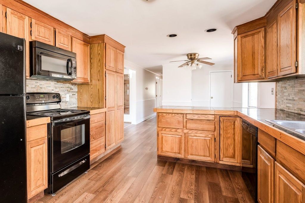 Photo of 240 Amesbury Road, Kensington, NH 03833 (MLS # 5074550)