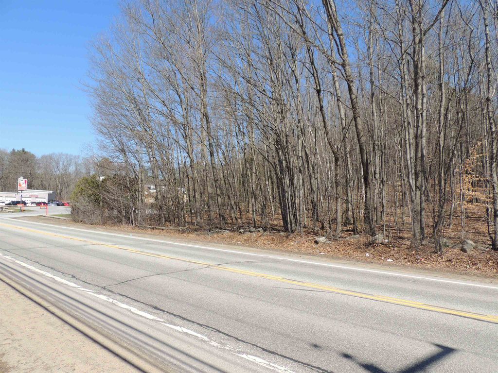 Photo of 533 West Main Street, Tilton, NH 03276 (MLS # 5083241)