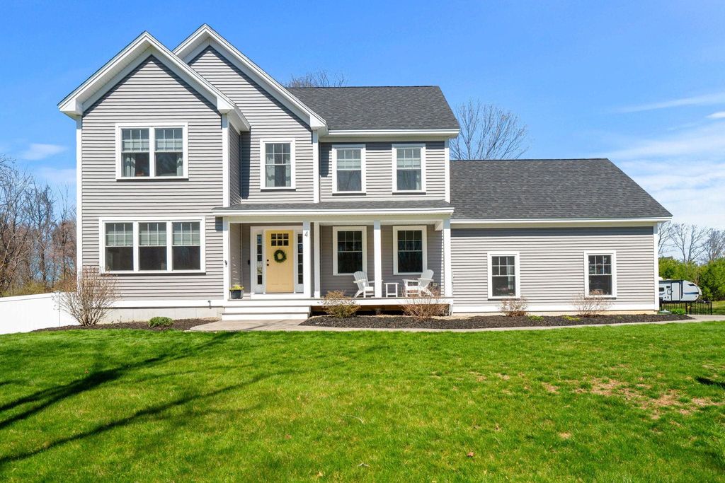 Photo of 4 Overlook Drive, Epping, NH 03042 (MLS # 5085758)