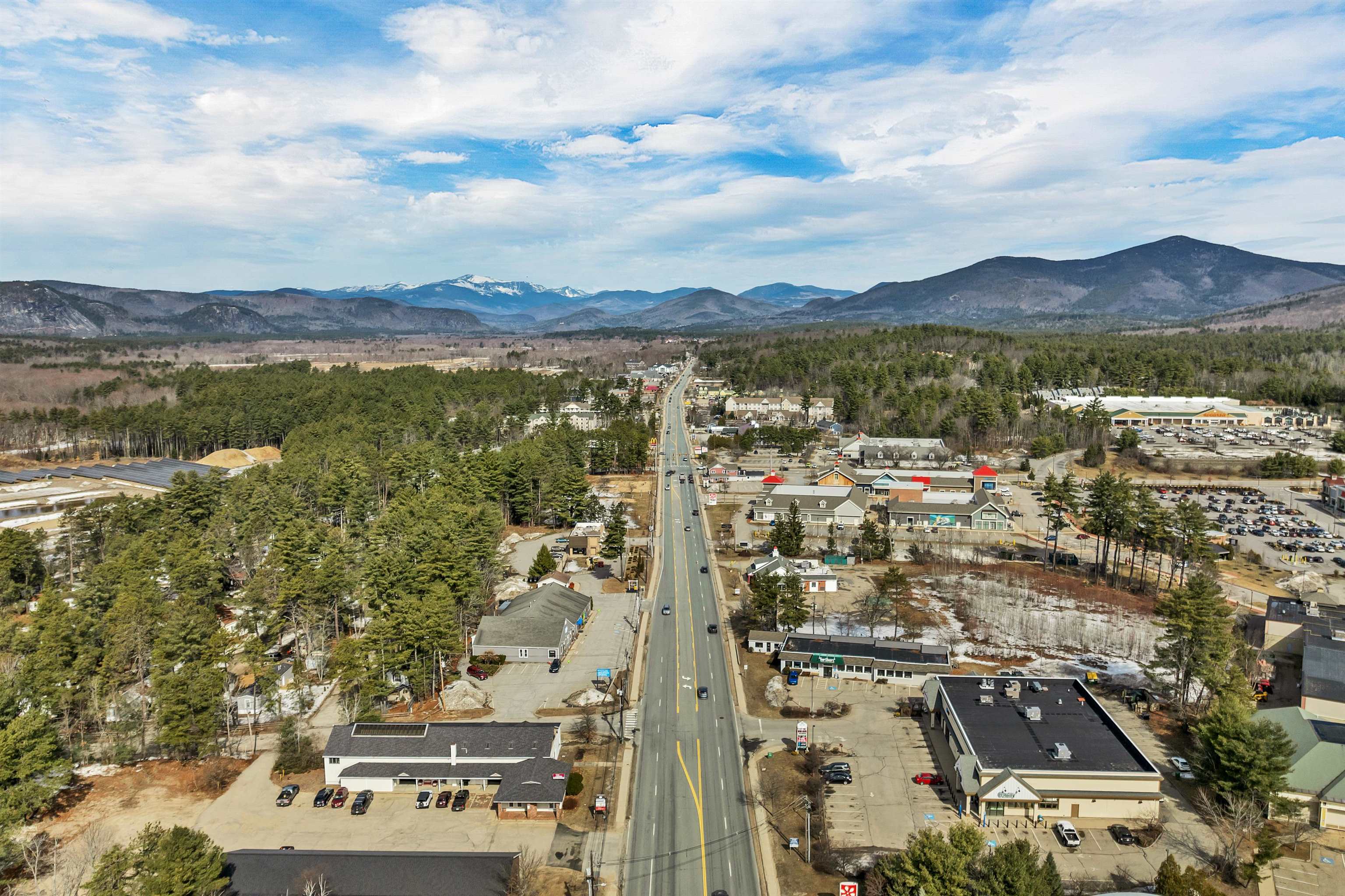 Conway, New Hampshire 03860, United States, 1 Bedroom Bedrooms, ,1 BathroomBathrooms,Residential,Active,90332