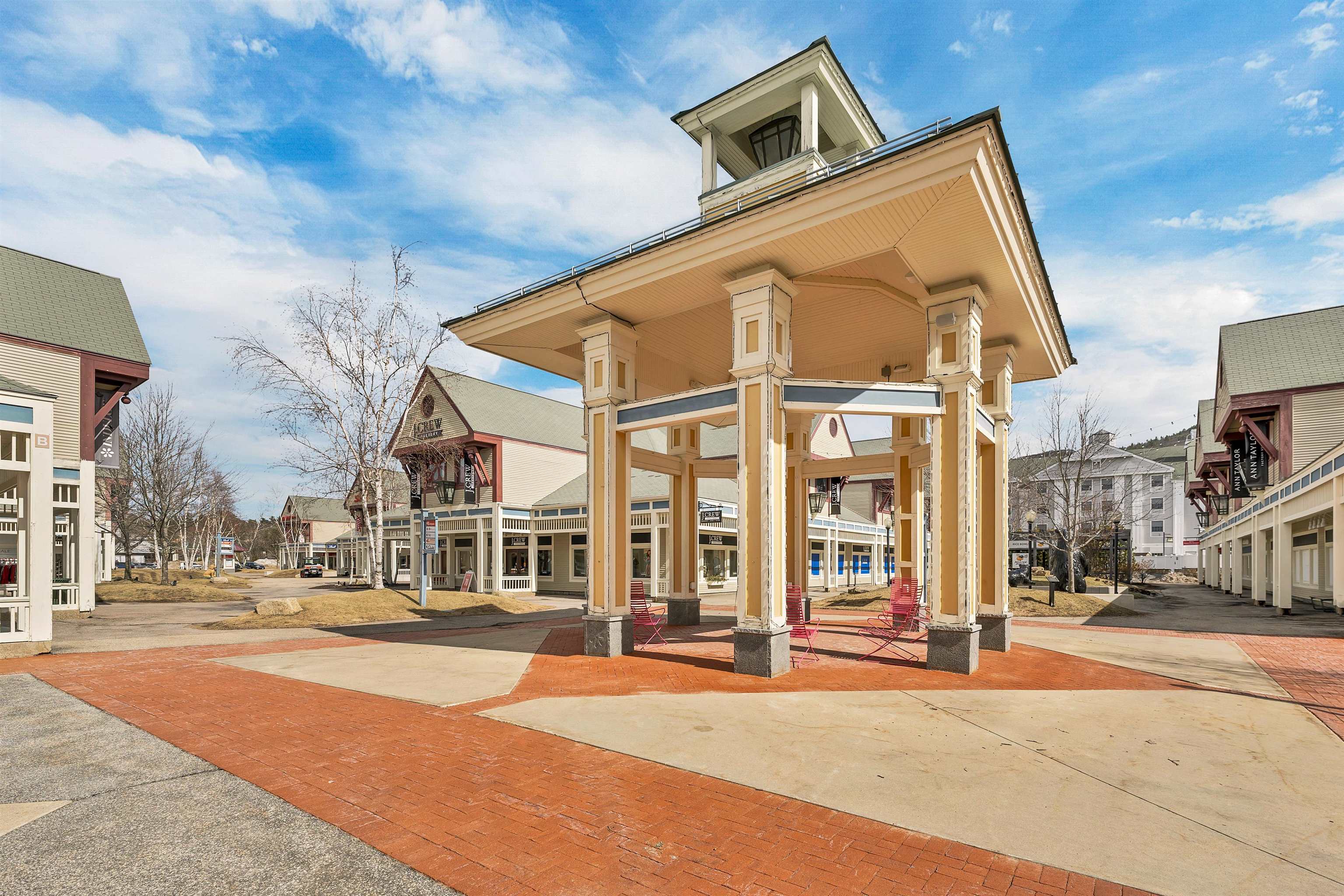 Conway, New Hampshire 03860, United States, 1 Bedroom Bedrooms, ,1 BathroomBathrooms,Residential,Active,90332