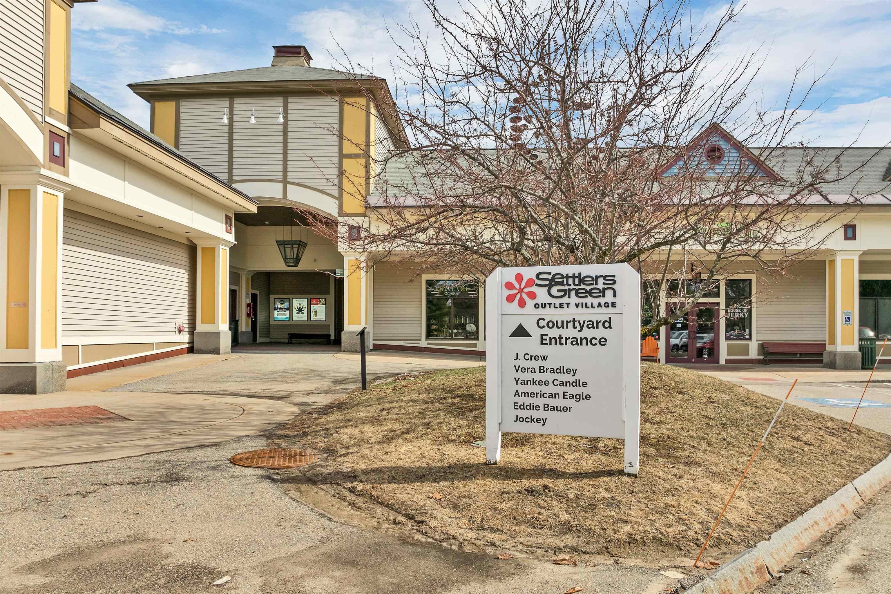 Conway, New Hampshire 03860, United States, 1 Bedroom Bedrooms, ,1 BathroomBathrooms,Residential,Active,90332