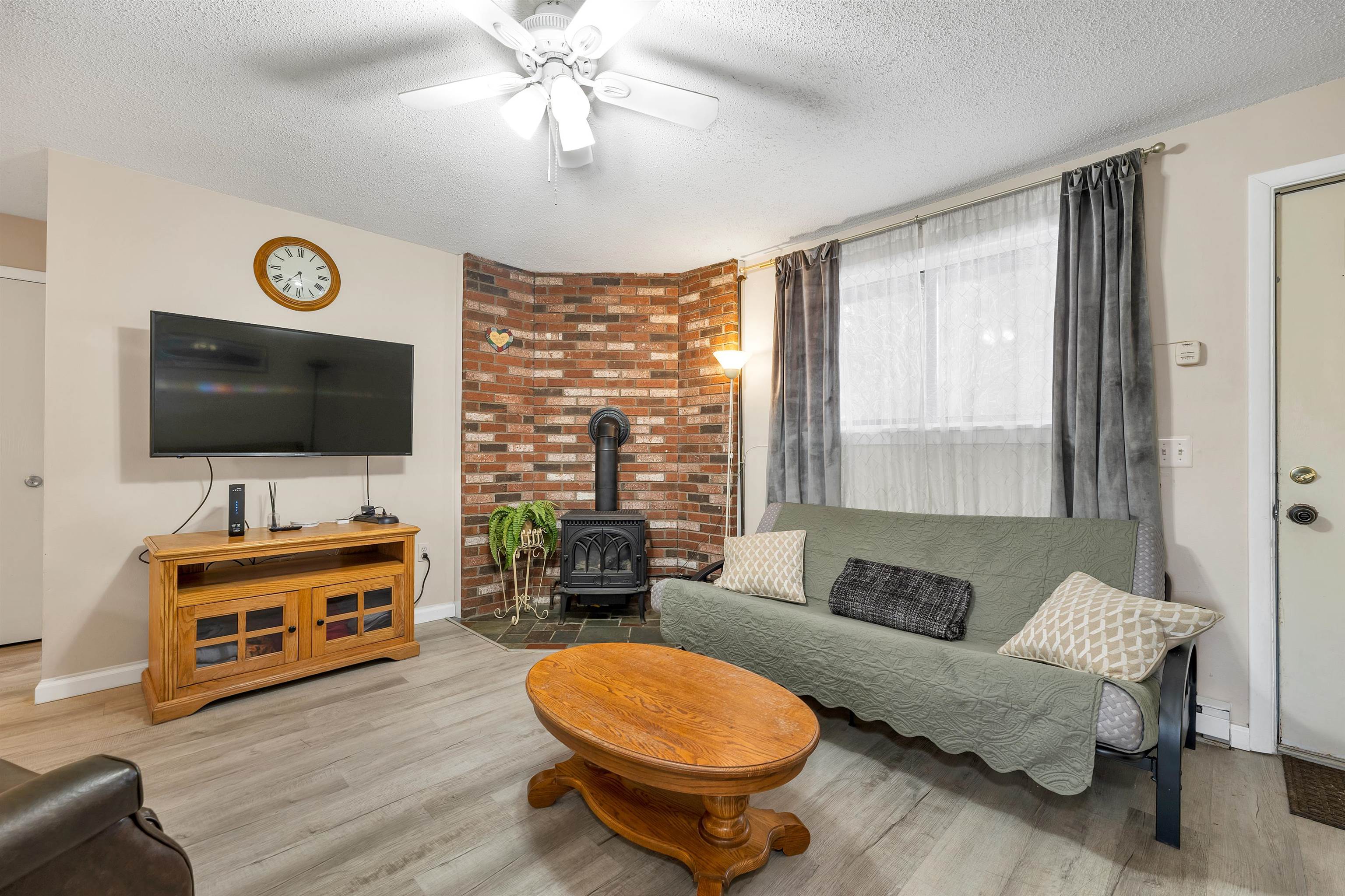 Conway, New Hampshire 03860, United States, 1 Bedroom Bedrooms, ,1 BathroomBathrooms,Residential,Active,90332