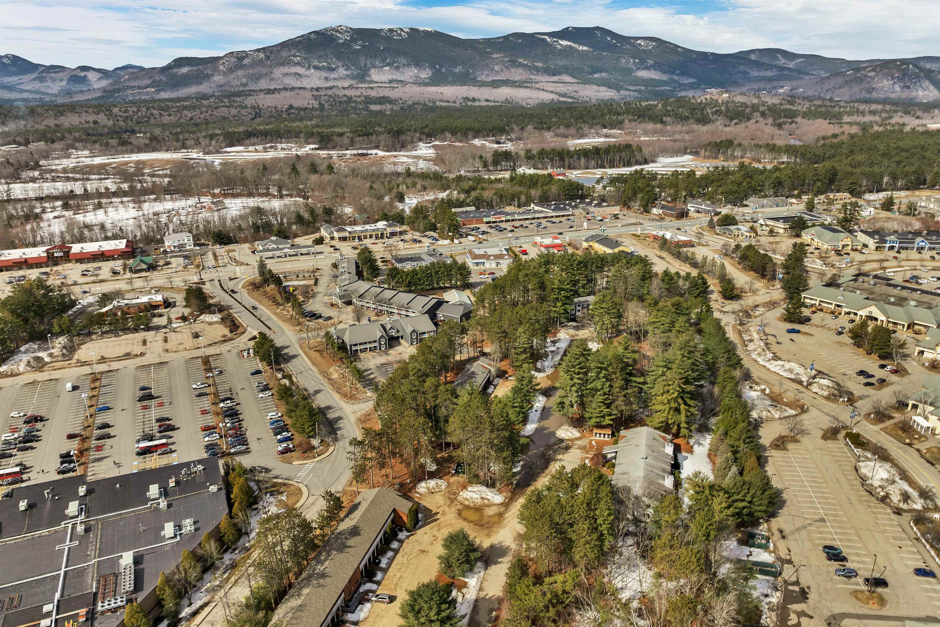 Conway, New Hampshire 03860, United States, 1 Bedroom Bedrooms, ,1 BathroomBathrooms,Residential,Active,90332