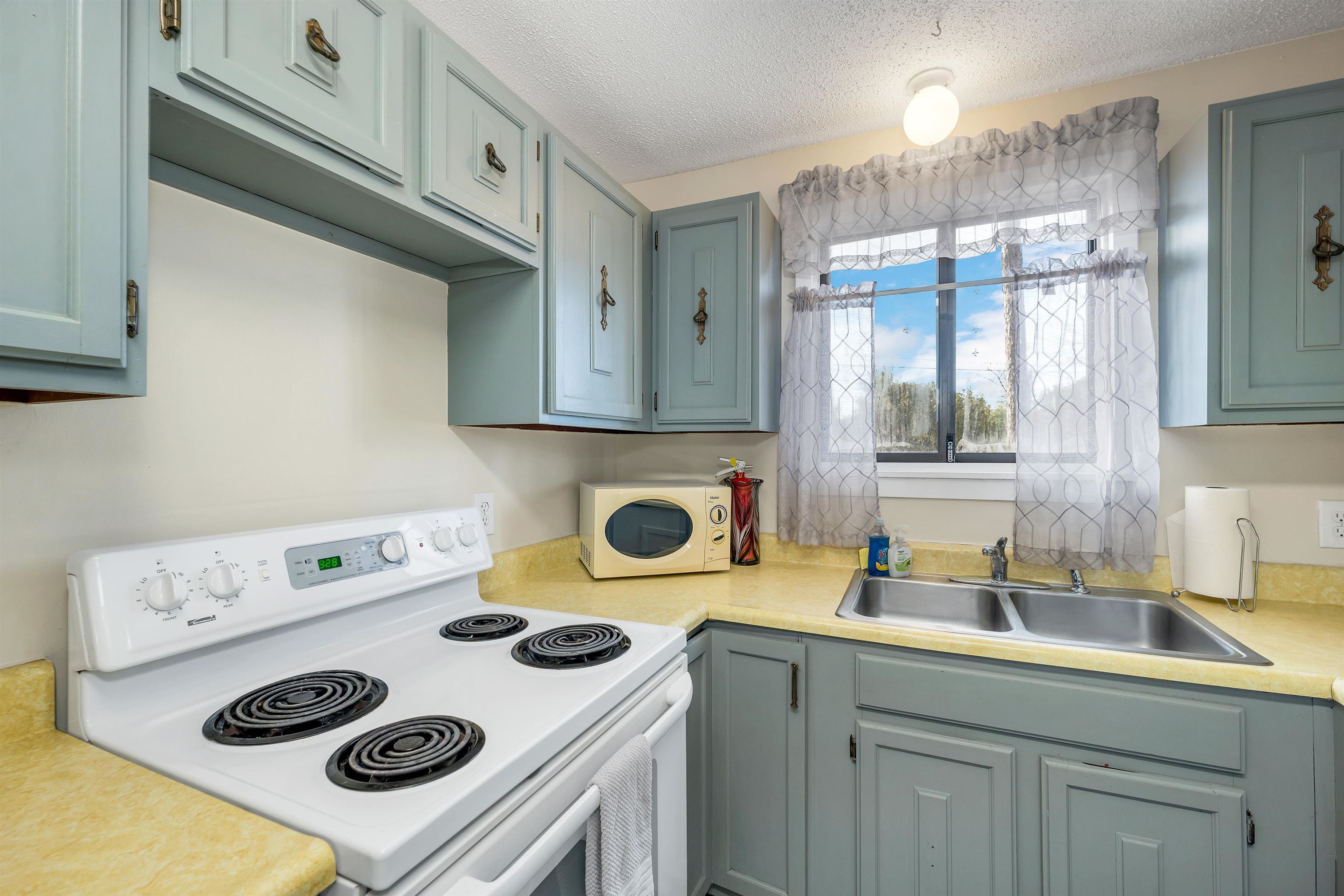 Conway, New Hampshire 03860, United States, 1 Bedroom Bedrooms, ,1 BathroomBathrooms,Residential,Active,90332