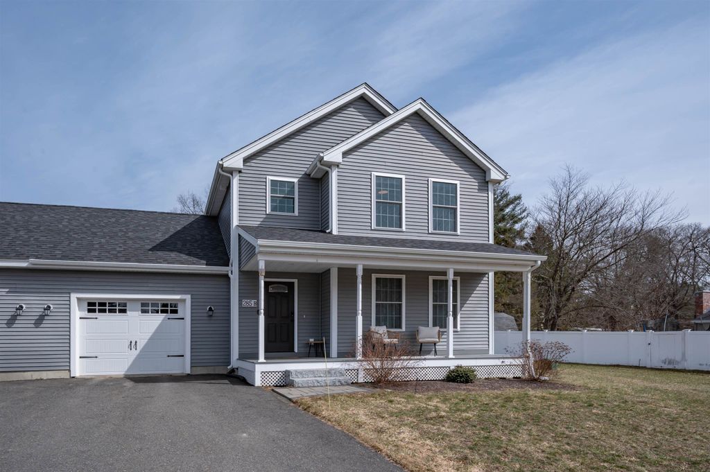 Photo of 285 Webster Street, Hudson, NH 03051 (MLS # 5080017)