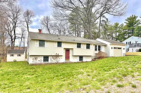 Photo of 19 Pinewood Drive, Merrimack, NH 03054 (MLS # 5084666)