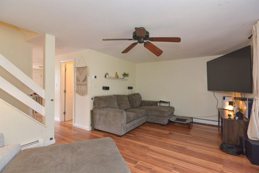 Photo of 5 Harwich Court, Merrimack, NH 03054 (MLS # 5085040)