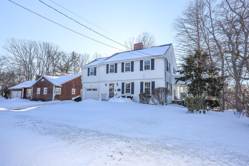 Photo of 288 Oak Street, Manchester, NH 03104 (MLS # 5076165)
